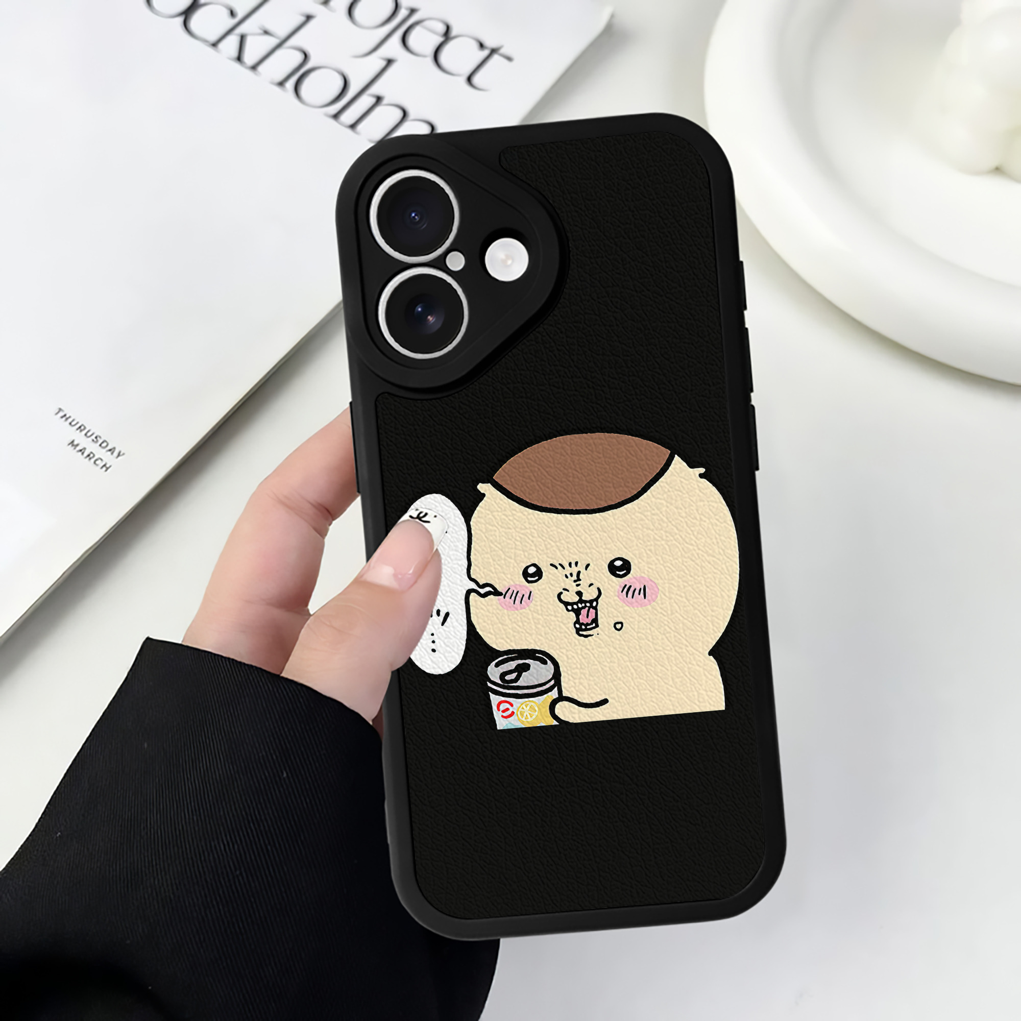（画像用） ちいかわ くりまんじゅう Chii-kawa kuri manjū 【iPhone 16シリーズ対応】シリコンスマホケース（レザー調） 材質：シリコン
